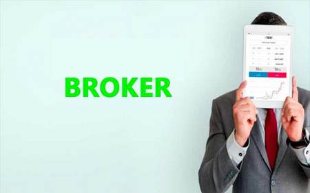 Who is a forex broker and what are its main functions